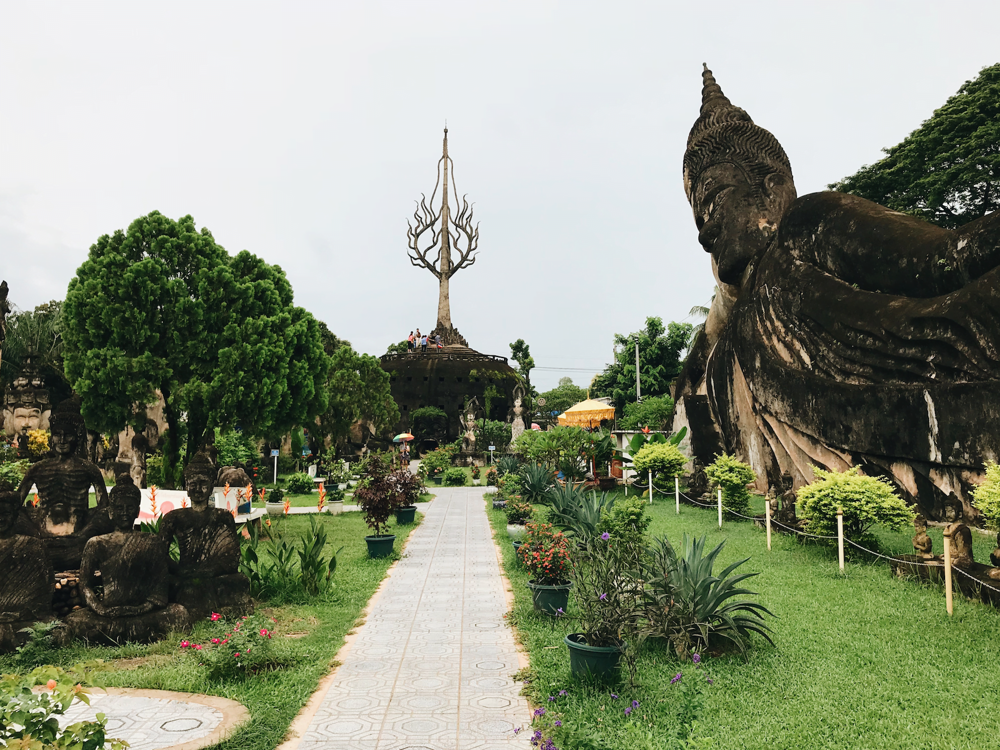 Verlaten dierentuin in Vientiane – Laos