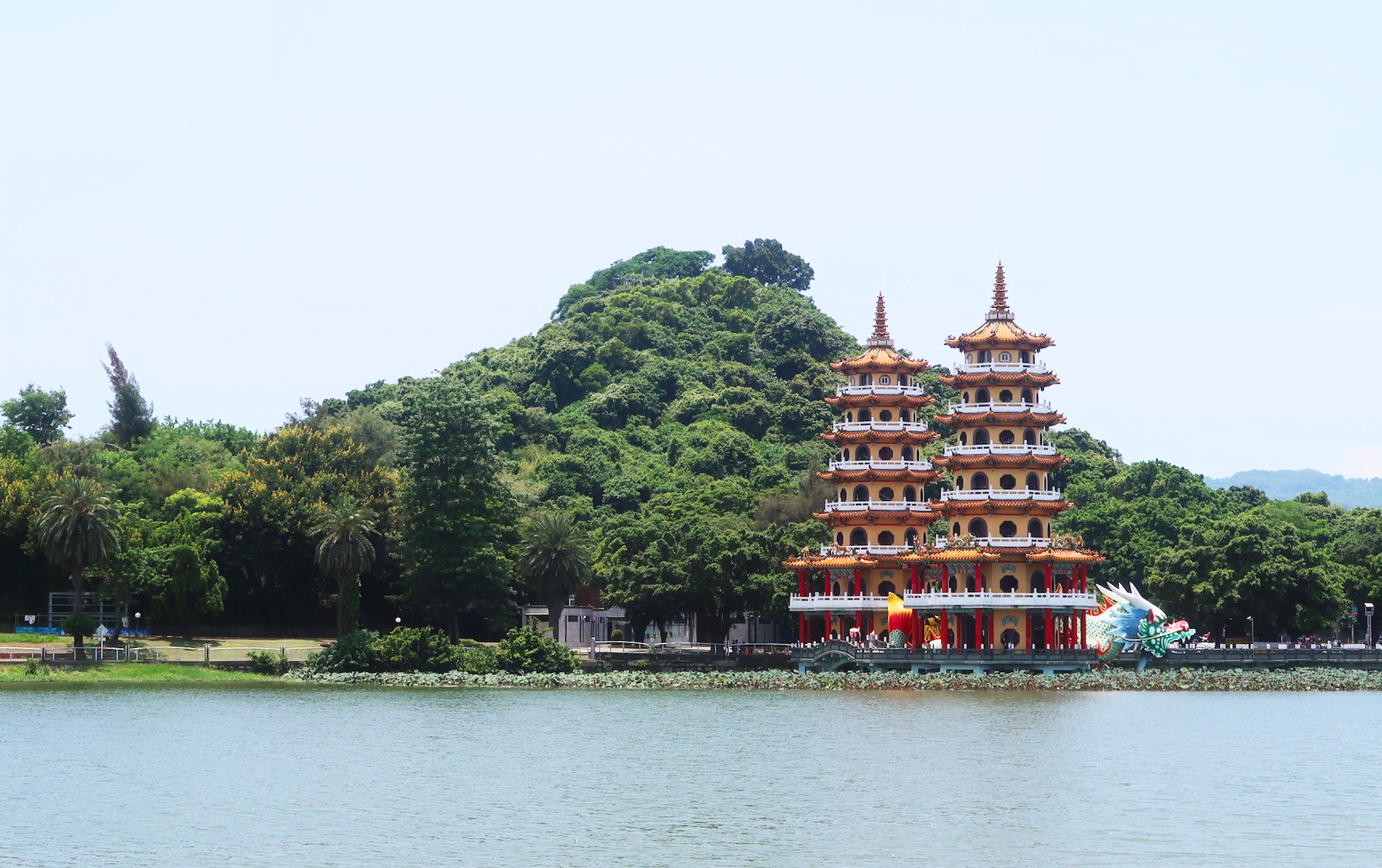 Kaohsiung, pagodas & Cijin Island! / Taiwan